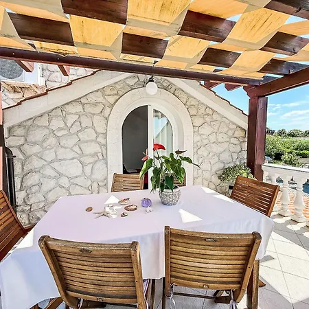 Apartment Mirjana-2 By Interhome Vrsi