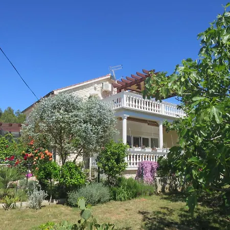 Mirjana - Nin451 By Interhome Apartamento