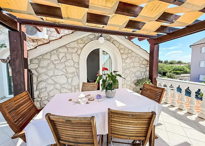 Apartment Mirjana-2 By Interhome Vrsi